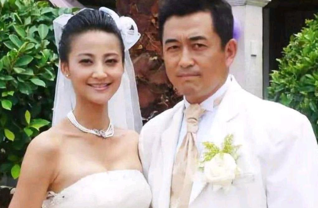 张歆艺与杨树鹏离婚8年，她嫁如意郎君被宠成宝，他52岁至今未婚