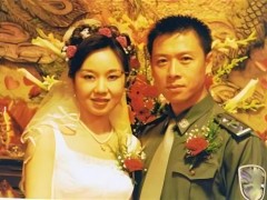 与闫妮离婚19年的邹伟再婚生子获幸福，但她情路坎坷至今未婚