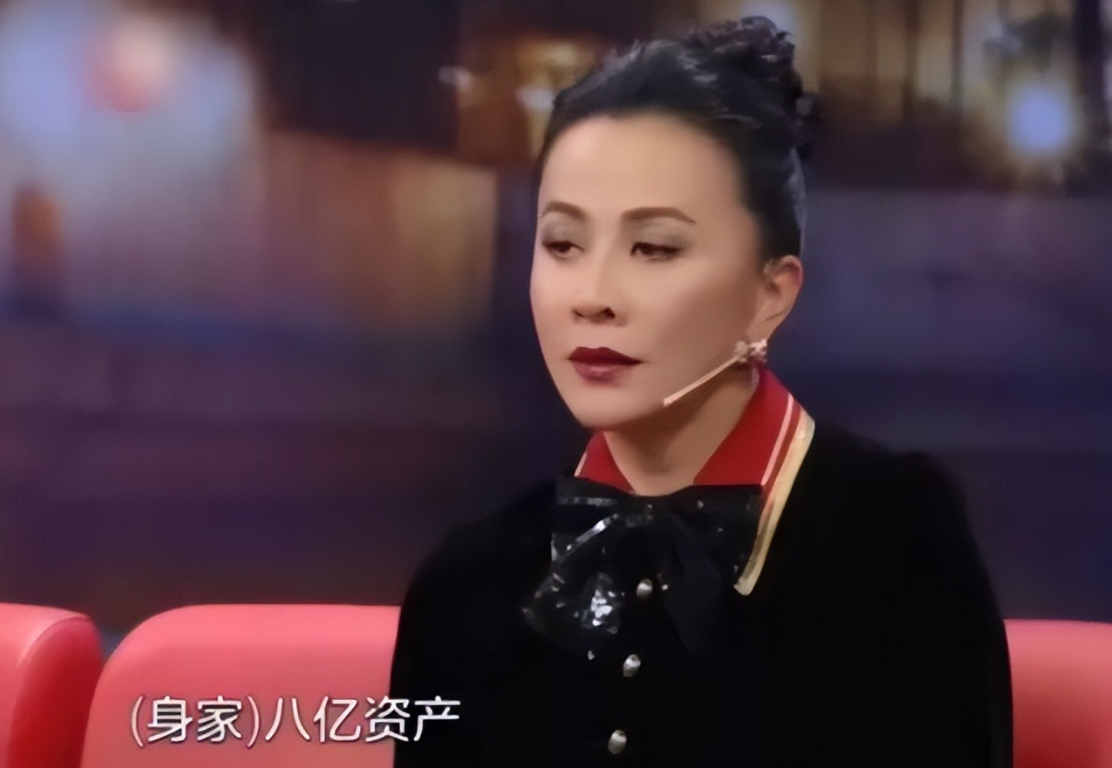 次陪跑金像奖影后“豪横富婆”刘嘉玲，故宫都找她借珠宝"