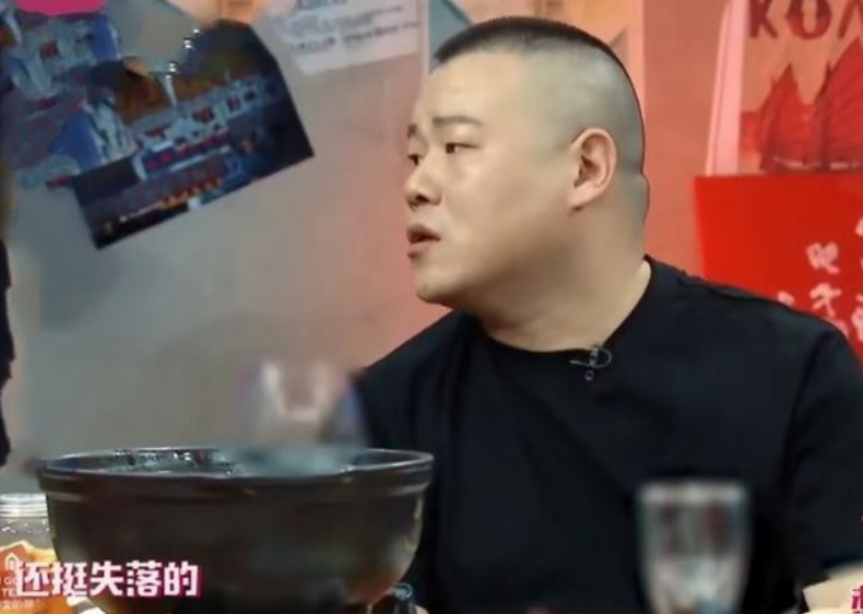 演员岳云鹏：给5个姐姐买房，把普通妻子当宝，弟弟却在农村种地