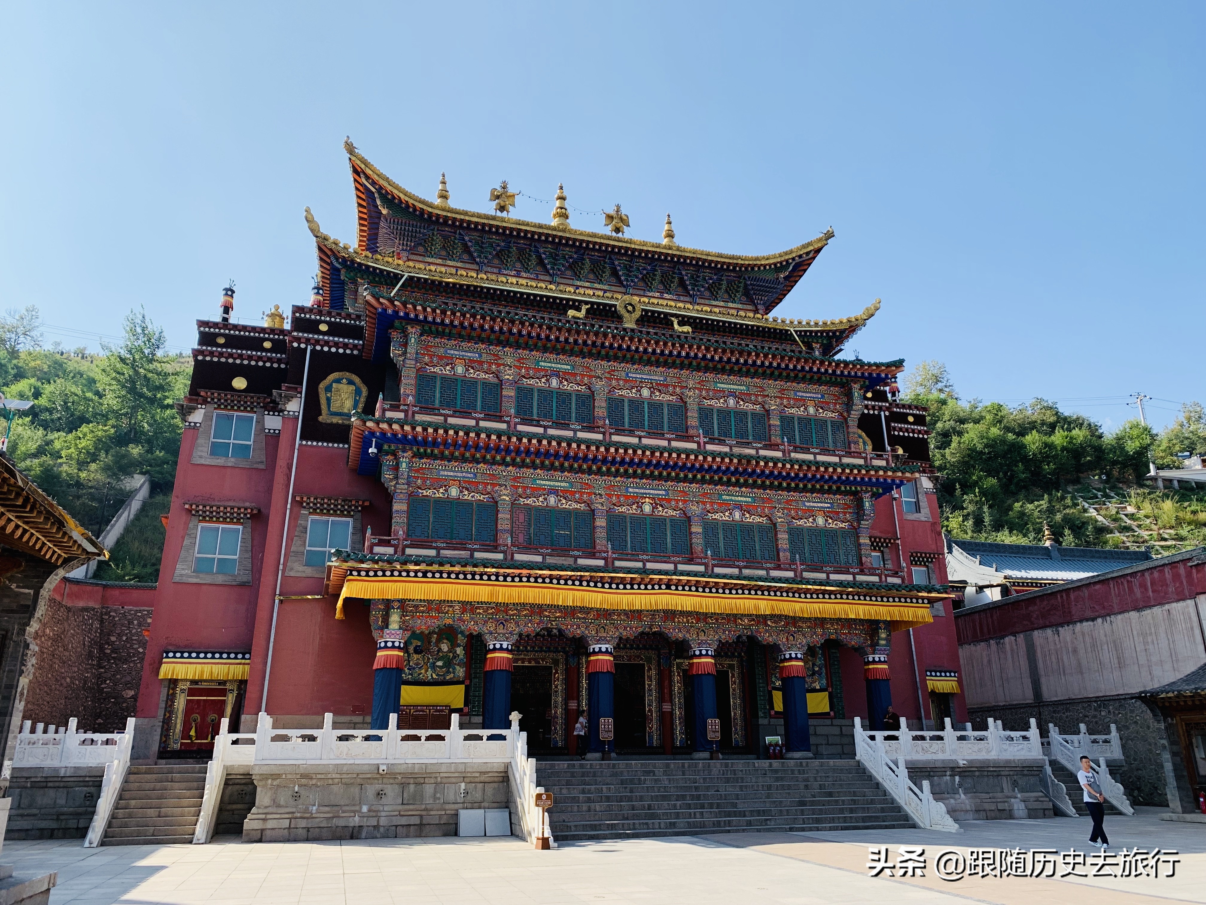 西宁这座佛教胜地塔尔寺，庄严神圣宏伟壮观，历经600年享誉世界